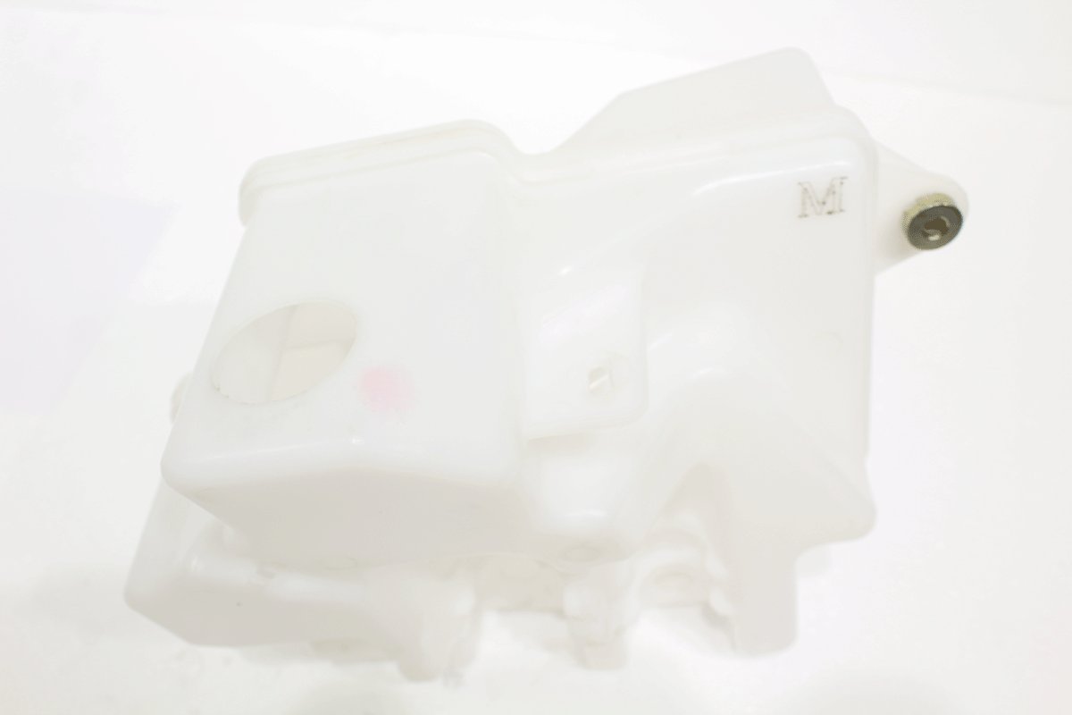 LR013953-A - Reservoir - Windshield Washer